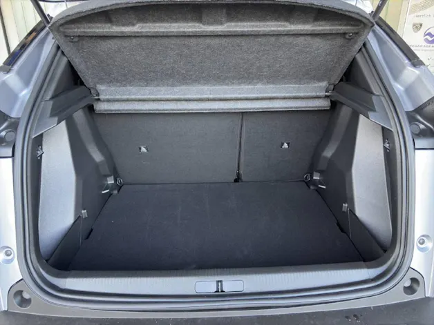 Peugeot 2008 1.2 Hybrid 145 Allure Premium