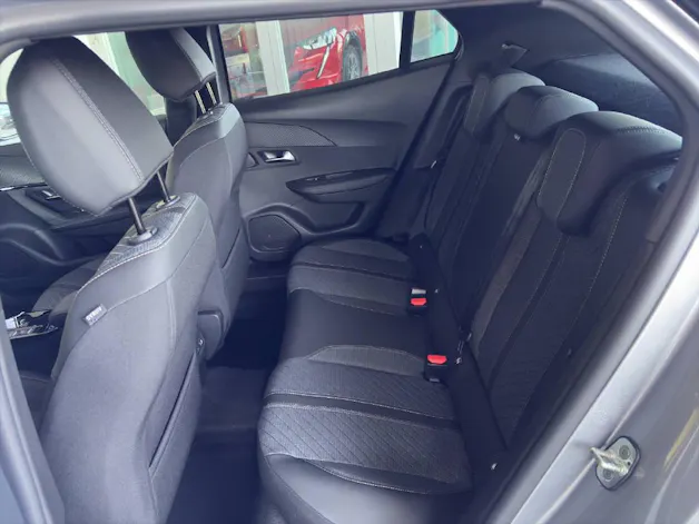 Peugeot 2008 1.2 Hybrid 145 Allure Premium