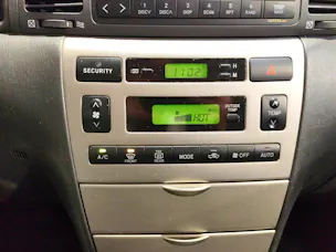 Toyota Corolla 1.6 VVT-i Linea Sol Dynamic