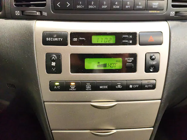 Toyota Corolla 1.6 VVT-i Linea Sol Dynamic