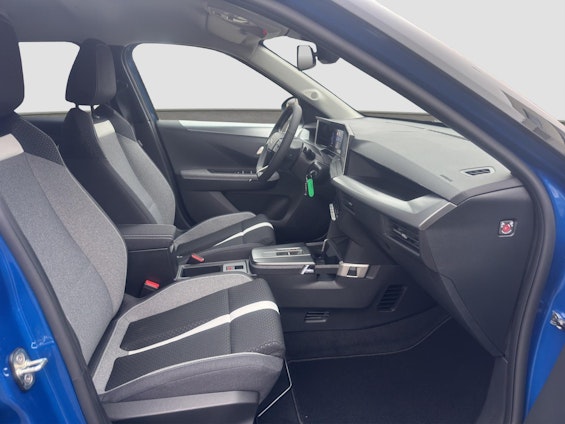 Vehicle image 14 Vehicle image 14