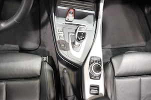 Vehicle image BMW 220i SAG Cabrio