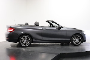 Vehicle image BMW 220i SAG Cabrio