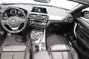 Vehicle image BMW 220i SAG Cabrio