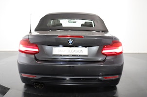 Vehicle image BMW 220i SAG Cabrio