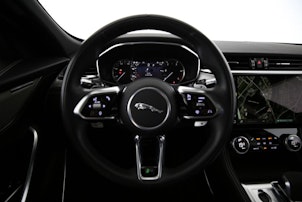 Vehicle image JAGUAR F-Pace 2.0 D I4 200 R-Dynamic SE AWD