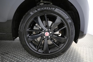 Vehicle image JAGUAR F-Pace 2.0 D I4 200 R-Dynamic SE AWD