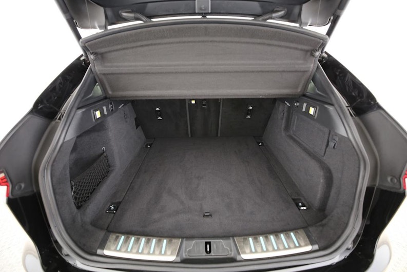 Vehicle image JAGUAR F-PACE