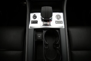 Vehicle image JAGUAR F-Pace 2.0 D I4 200 R-Dynamic SE AWD