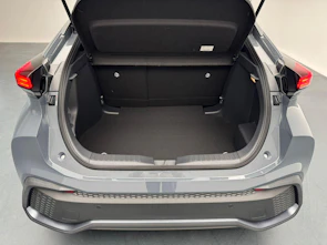 Fahrzeugbild TOYOTA C-HR 2.0 HEV Swiss Edition 4x4