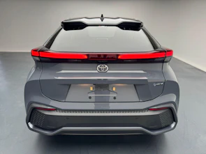 Fahrzeugbild TOYOTA C-HR 2.0 HEV Swiss Edition 4x4