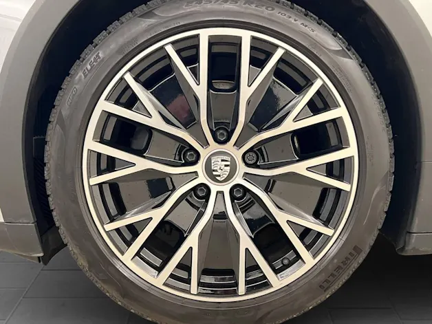 Porsche Taycan 4 Cross Turismo