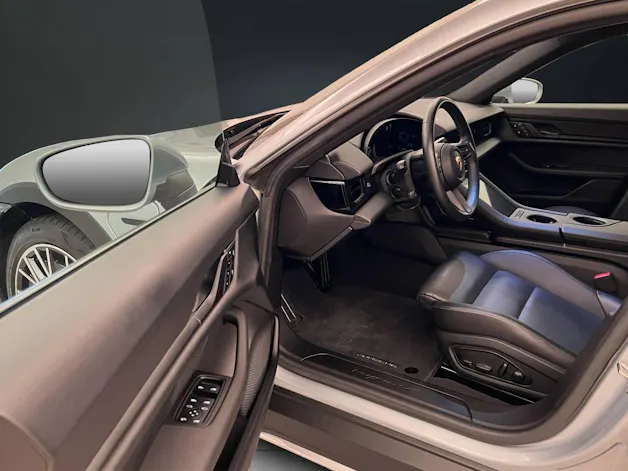 Porsche Taycan 4 Cross Turismo