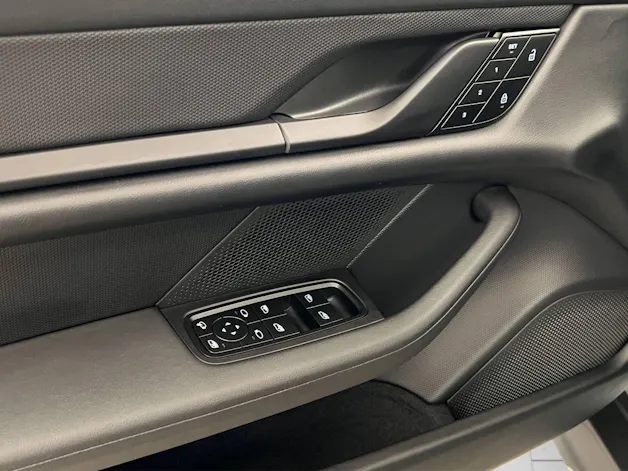 Porsche Taycan 4 Cross Turismo
