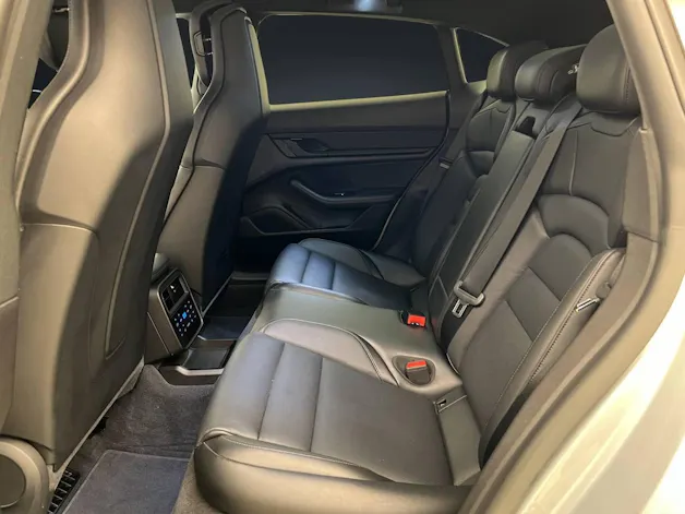 Porsche Taycan 4 Cross Turismo