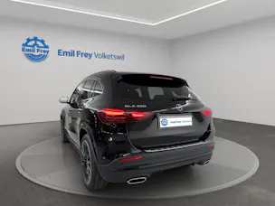 Mercedes-Benz GLA 250 Swiss Star AMG Line 4matic