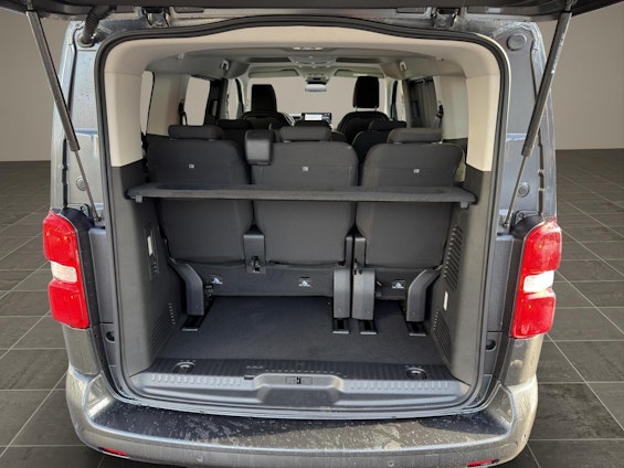 Vehicle image 14 Vehicle image 14