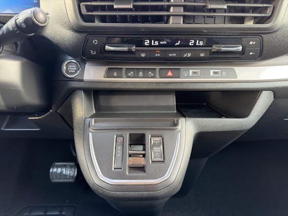 Vehicle image 11 Vehicle image 11