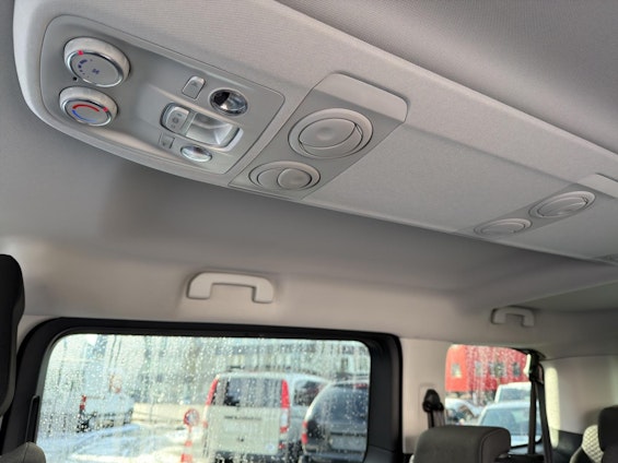 Vehicle image 9 Vehicle image 9