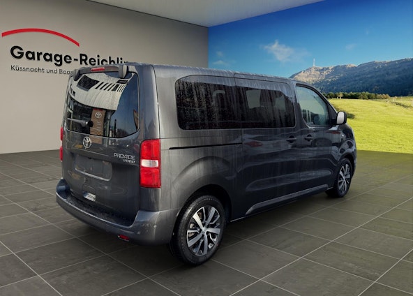 Vehicle image 4 Vehicle image 4