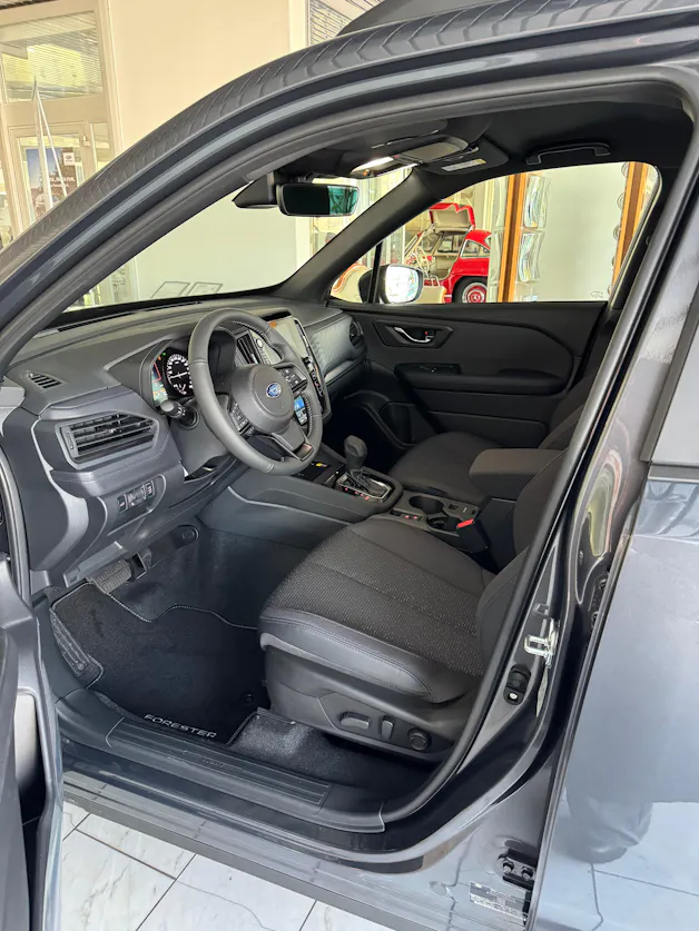 Subaru Forester Station 2.0i e-Boxer Swiss Plus