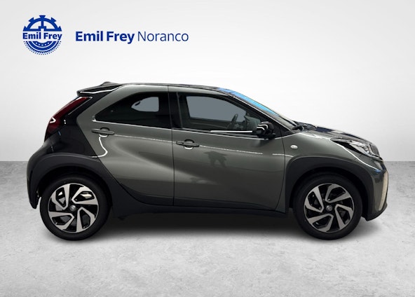 Vehicle image 5 Vehicle image 5