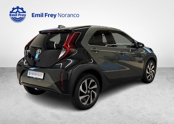 Vehicle image 4 Vehicle image 4