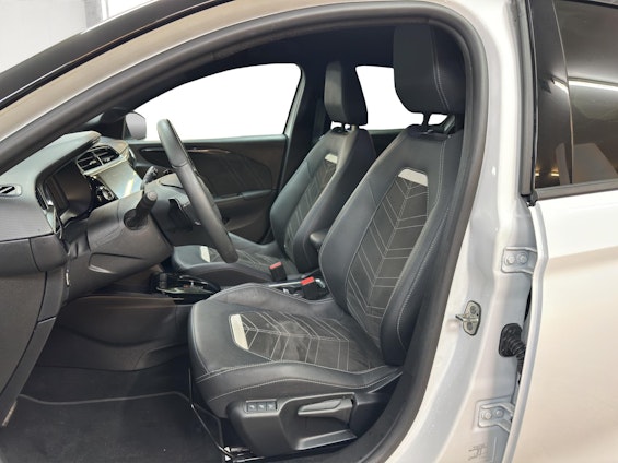 Vehicle image 7 Vehicle image 7