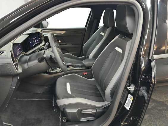 Vehicle image 7 Vehicle image 7