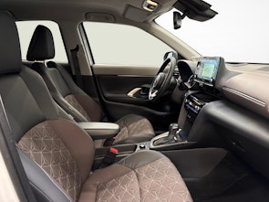 Fahrzeugbild TOYOTA Yaris Cross 1.5 VVT-i HSD Elegant AWD-i