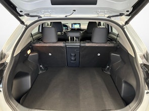 Fahrzeugbild TOYOTA Yaris Cross 1.5 VVT-i HSD Elegant AWD-i