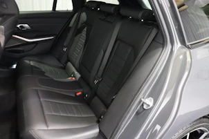 Fahrzeugbild BMW 320d xDrive SAG Touring