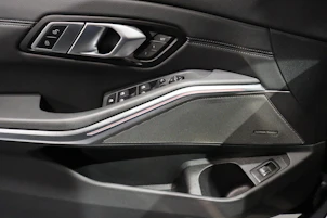 Fahrzeugbild BMW 320d xDrive SAG Touring