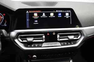 Fahrzeugbild BMW 320d xDrive SAG Touring