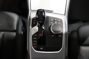 Fahrzeugbild BMW 320d xDrive SAG Touring