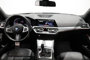 Fahrzeugbild BMW 320d xDrive SAG Touring