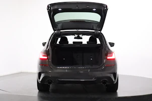 Fahrzeugbild BMW 320d xDrive SAG Touring