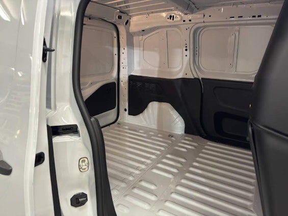 Vehicle image 7 Vehicle image 7