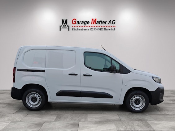 Vehicle image 6 Vehicle image 6