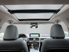 https://vehicle.imgix.net/4147646/e0a96bdb-4e12-4b36-8567-45c288c5dd73.jpg