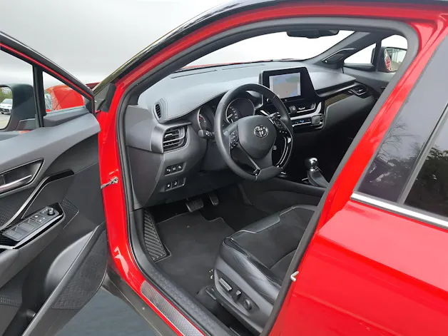 Toyota C-HR 2.0 VVTi HSD Move