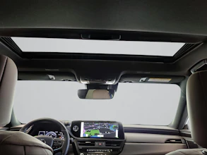 https://vehicle.imgix.net/4147660/11f81405-184c-4b69-9e00-9a26484f0f43.jpg