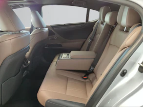 https://vehicle.imgix.net/4147660/506139bd-26c7-42ac-aacc-364f21ef0525.jpg