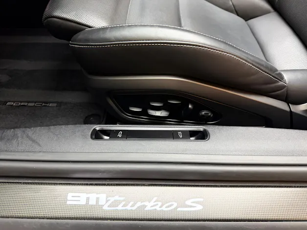 Porsche 911 Cabriolet 3.7 Turbo S PDK