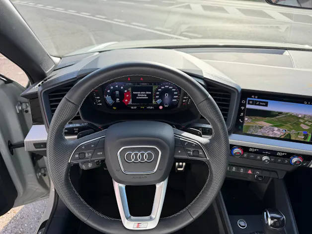 Audi NaviPLUS/SONOS Soundsystem/ 5Y Audi Sport Radsatz 18Zoll/ACC/ 2 Zone Klima
