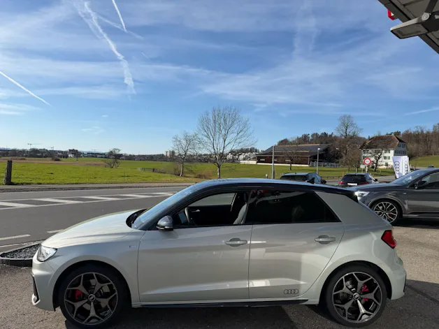 Audi NaviPLUS/SONOS Soundsystem/ 5Y Audi Sport Radsatz 18Zoll/ACC/ 2 Zone Klima