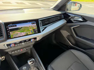 Audi NaviPLUS/SONOS Soundsystem/ 5Y Audi Sport Radsatz 18Zoll/ACC/ 2 Zone Klima