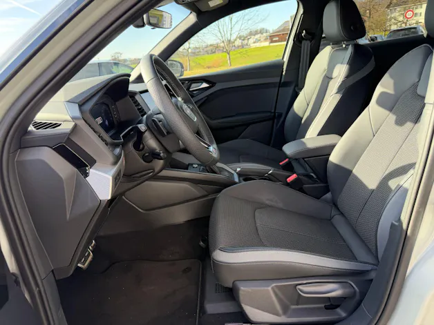 Audi NaviPLUS/SONOS Soundsystem/ 5Y Audi Sport Radsatz 18Zoll/ACC/ 2 Zone Klima