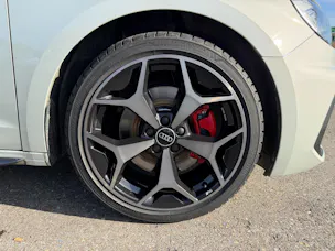 Audi NaviPLUS/SONOS Soundsystem/ 5Y Audi Sport Radsatz 18Zoll/ACC/ 2 Zone Klima