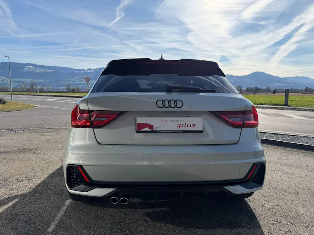 Audi NaviPLUS/SONOS Soundsystem/ 5Y Audi Sport Radsatz 18Zoll/ACC/ 2 Zone Klima